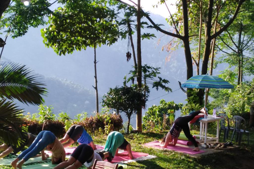 Wesołe Rekolekcje jogi, Kandy