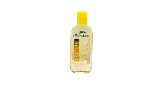 Nature`s Secrets Rozjaśniający Płyn Do Mycia Twarzy Lotos (100ml)