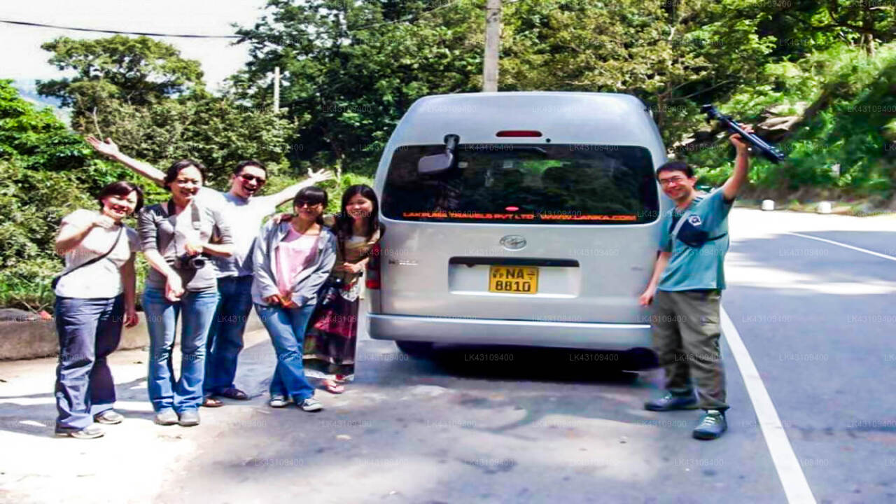 Transfer between Colombo Airport (CMB) and Dunhinda Falls Inn, Badulla