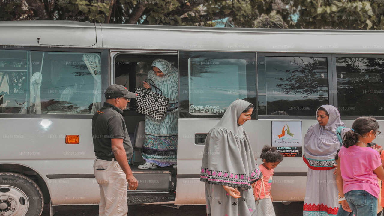 Transfer between Colombo Airport (CMB) and Coco Tangalla, Tangalle