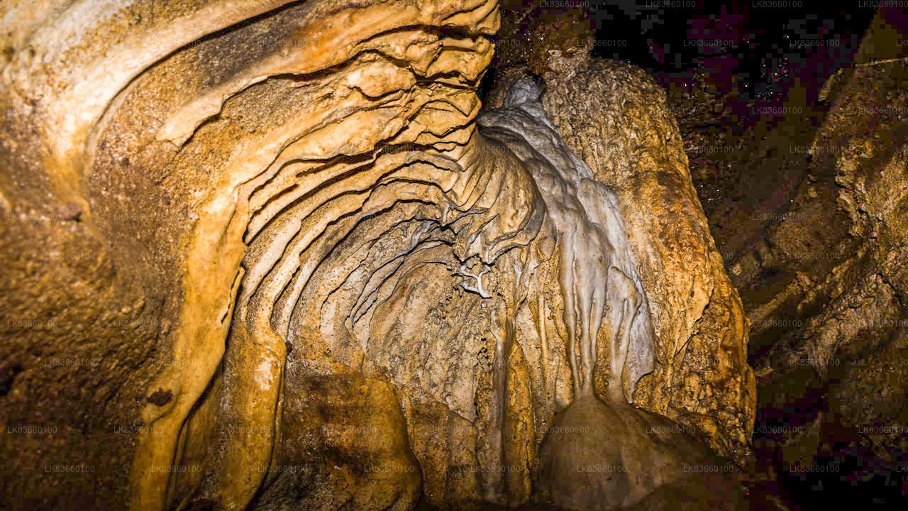 Przeglądaj jaskinię Pannila z góry Lavinia