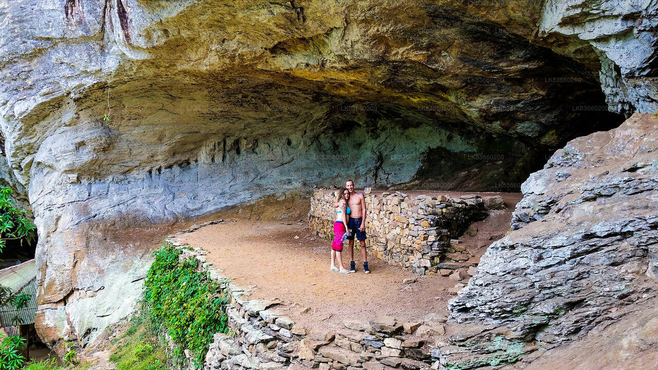 Przeglądaj jaskinię Belilena z góry Lavinia